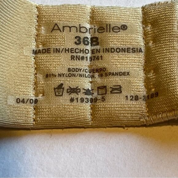 Ambrielle Bra Underwire Padded Natural 36B Soft Perfection - Picture 3 of 7